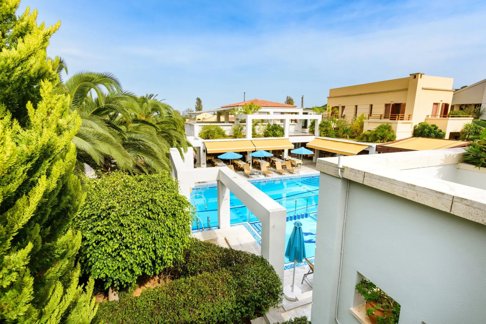 Отель Anais Holiday