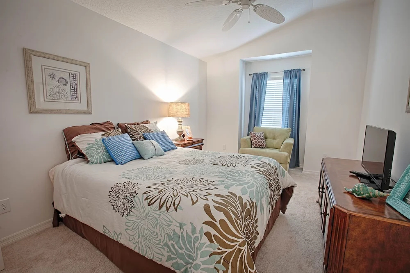 Waterbury Place Home 3 Bedroom by The VIR Group