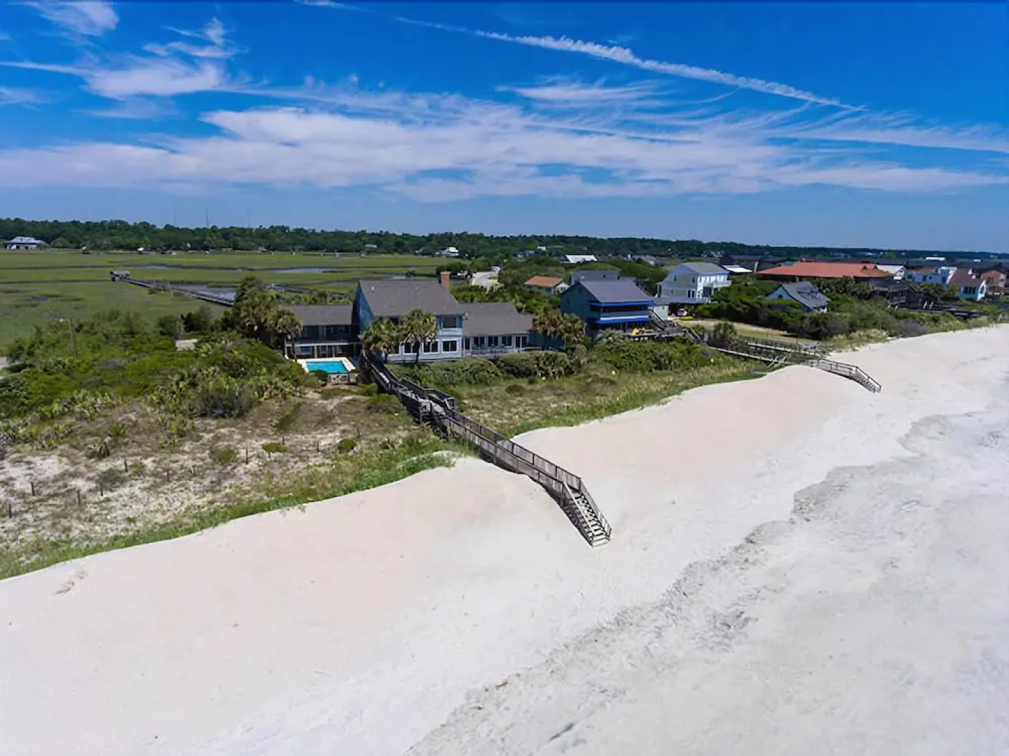 2000 Arthur Oxner 8 Br home by RedAwning