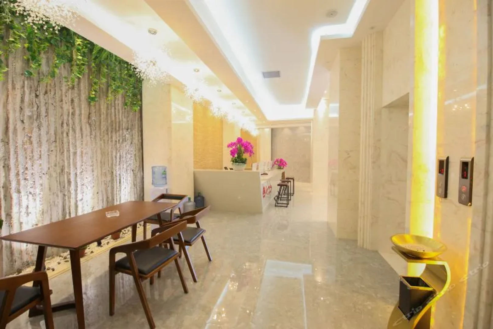 Renrenhong Guanpu Hotel
