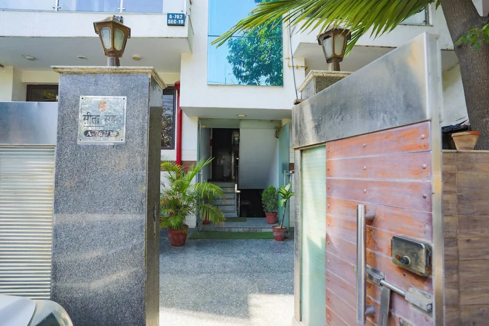 FabHotel Comfirt Inn