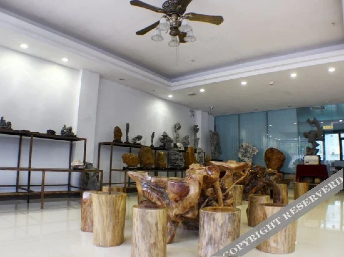 Yibai Business Hotel