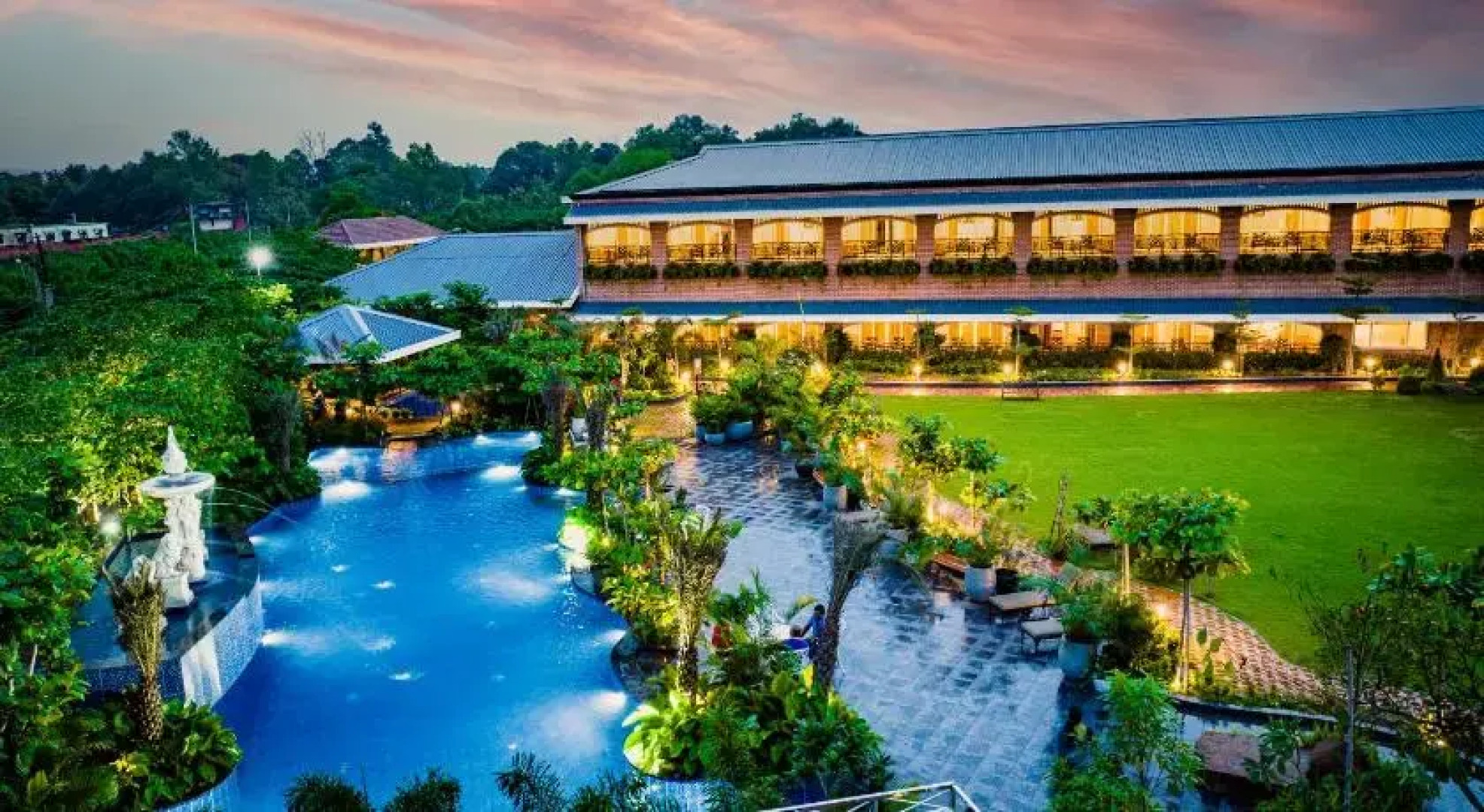 Mayfair Oasis Resort & Convention