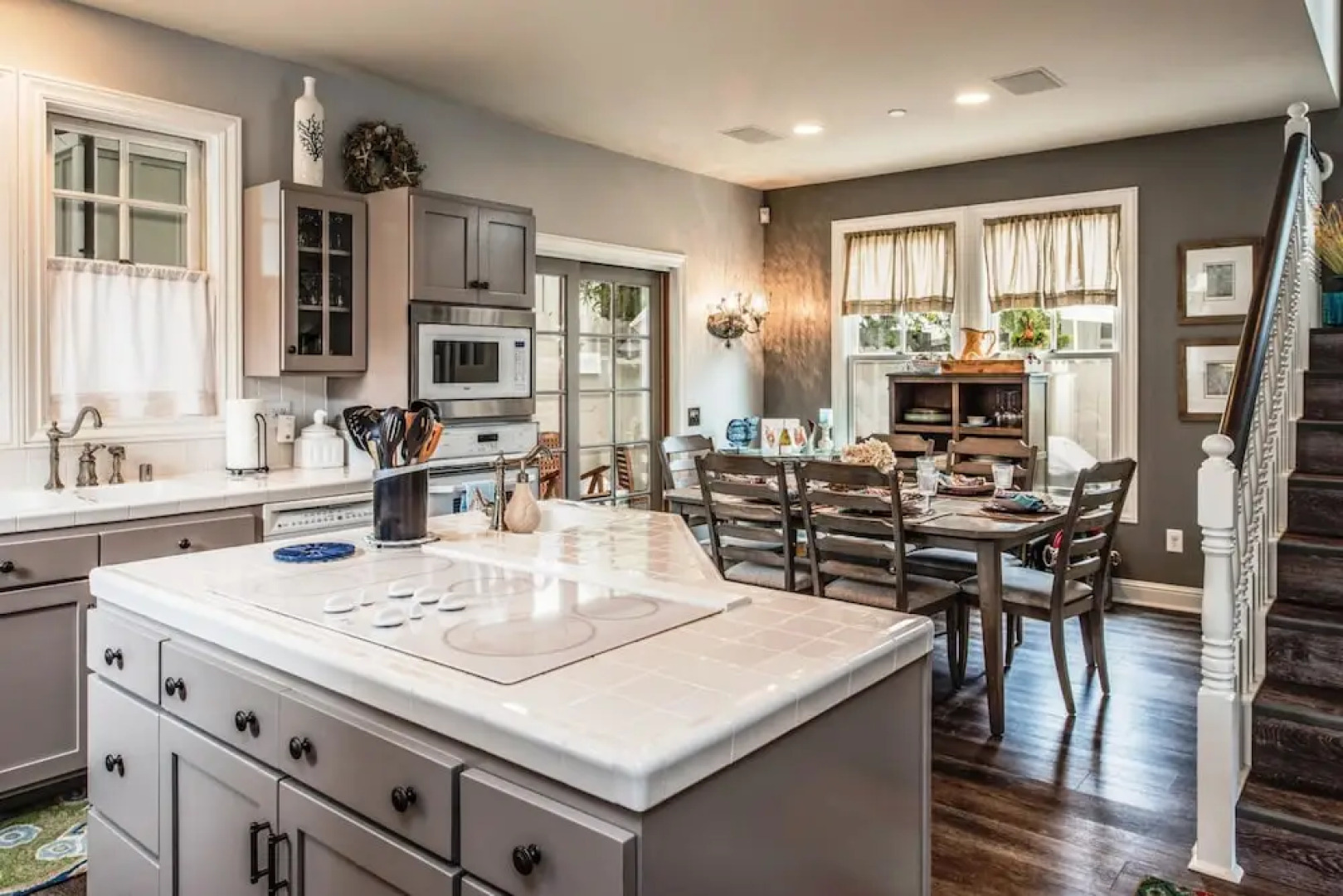 3703 La Gloria Cottage-by-the-Sea