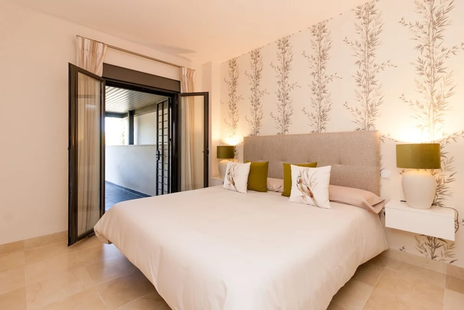 Flamingos Holiday Haven Canovas Apartment