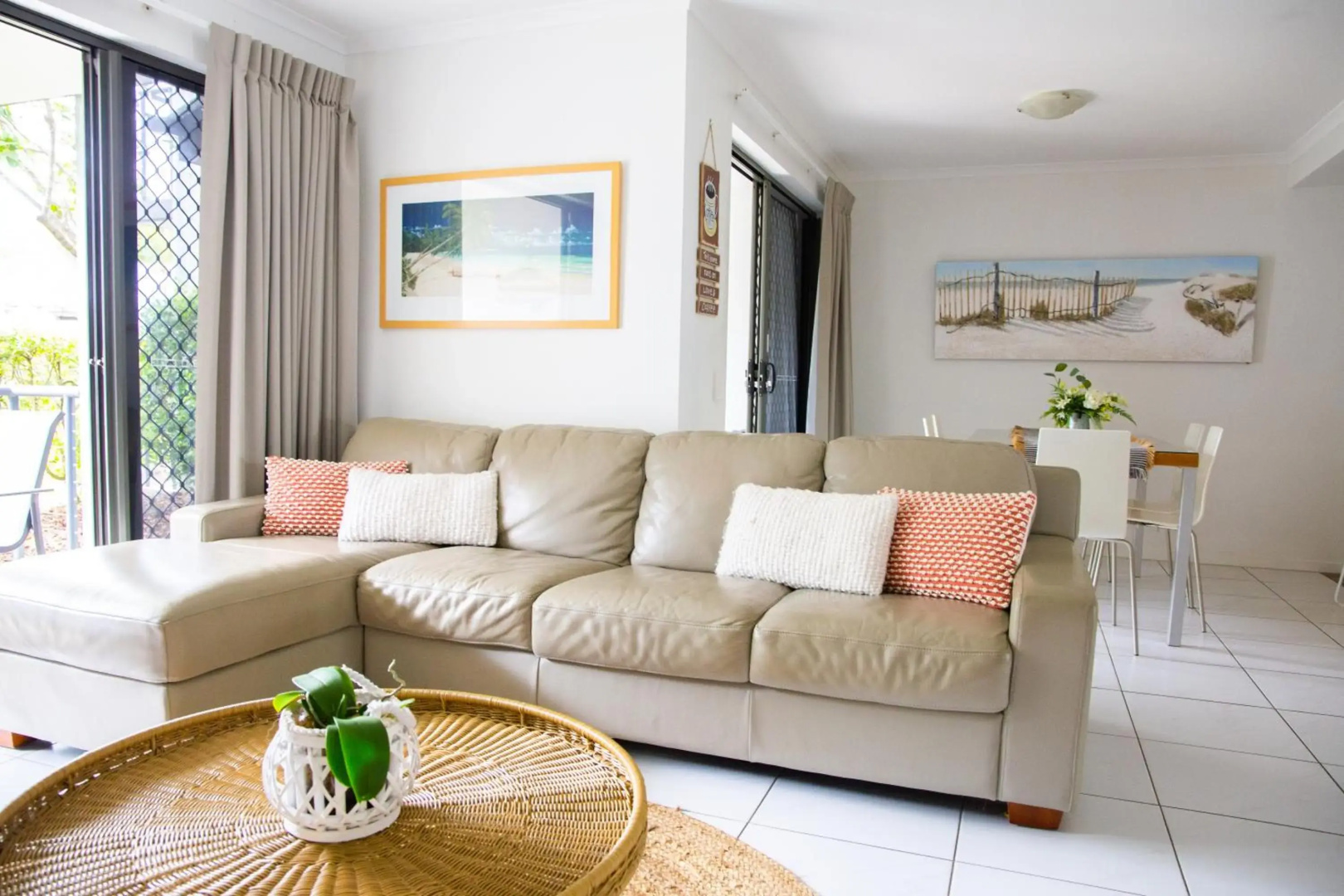 Tropical Getaway in 2 Bedroom Unit in 4 star Resort