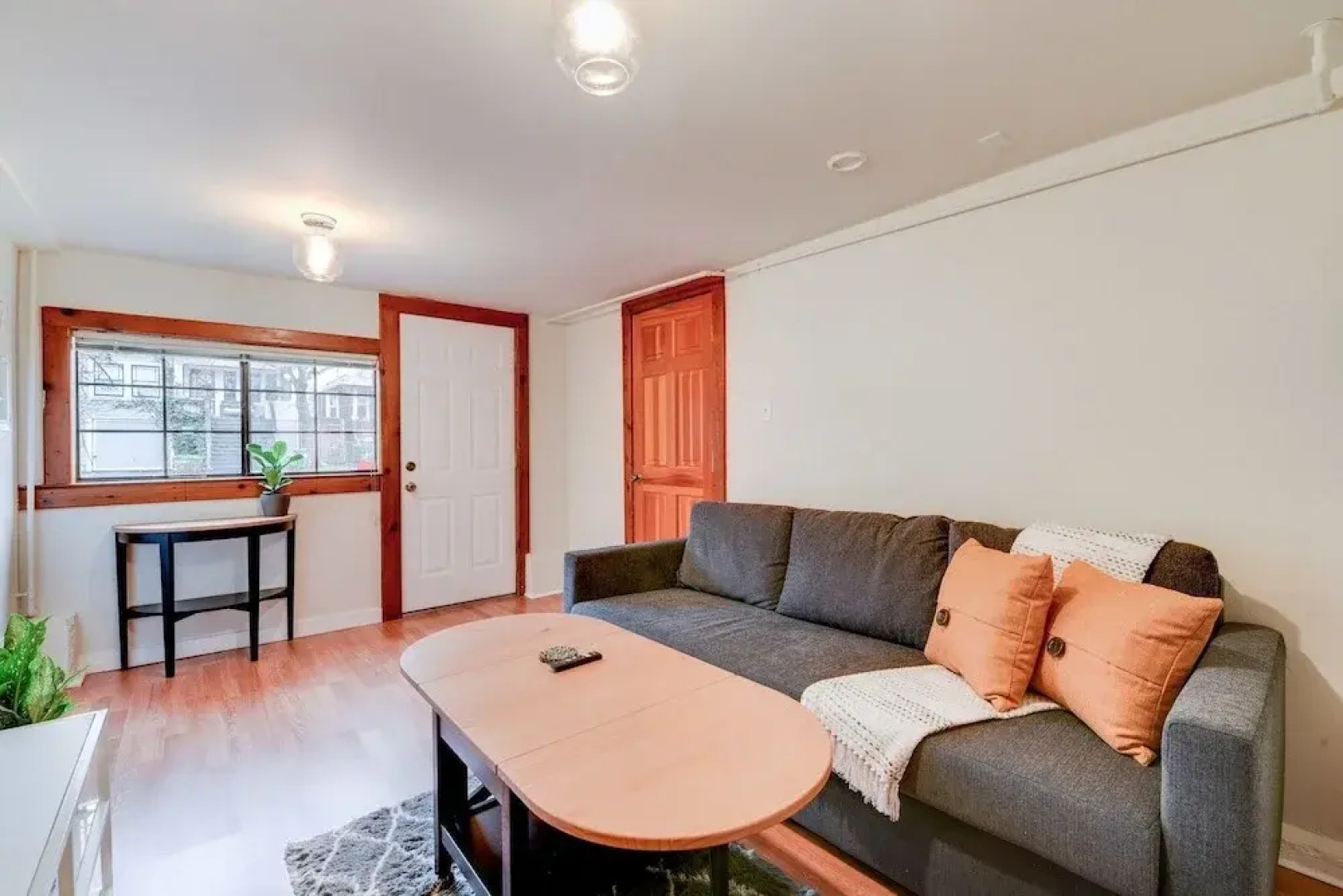 Quaint And Charming 2br Apt In Central Oakland 2 Bedroom Apts by Redawning