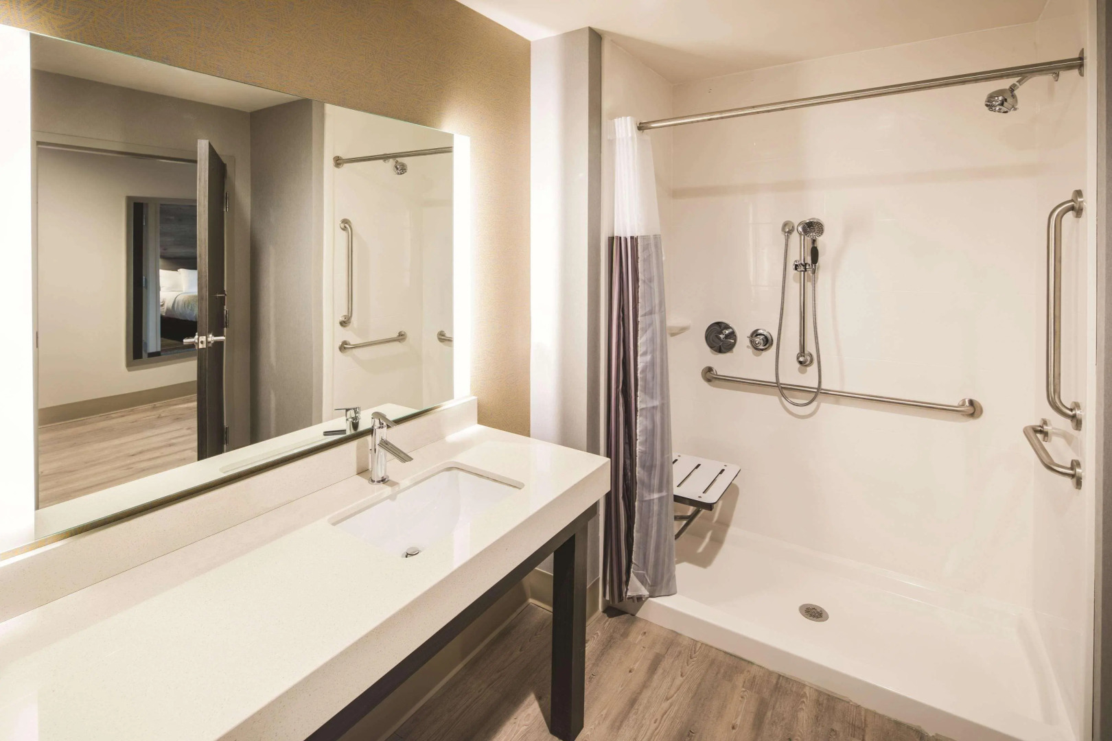 La Quinta Inn & Suites by Wyndham Atlanta South - McDonough