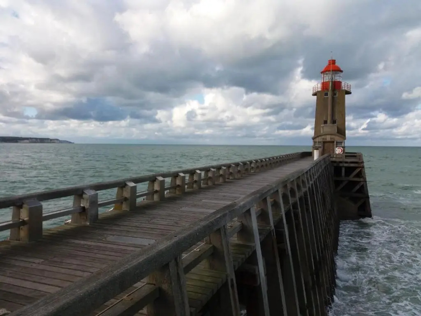 La Charmeuse D'etretat