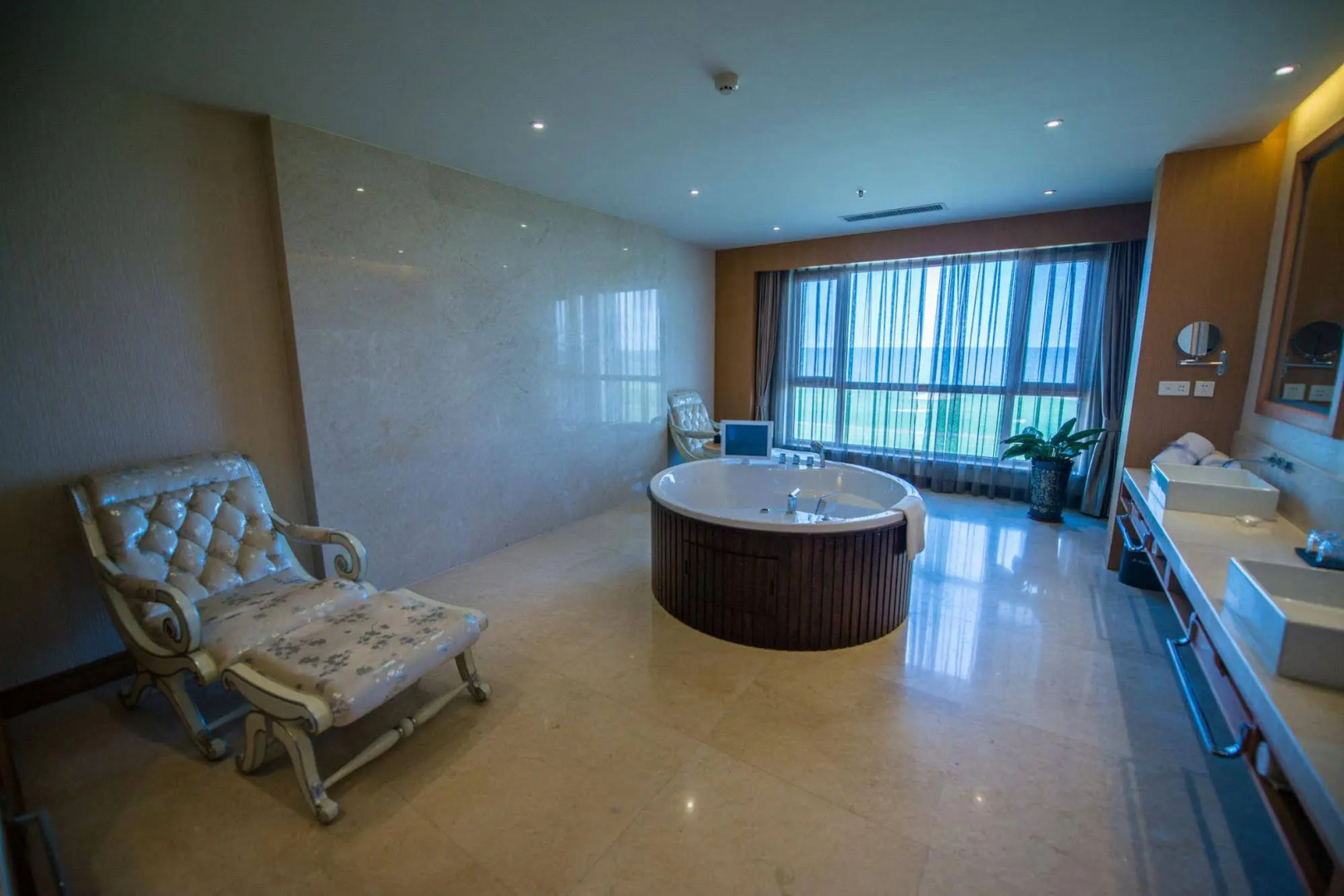 Arcadia seaside holiday hotel Beidaihe