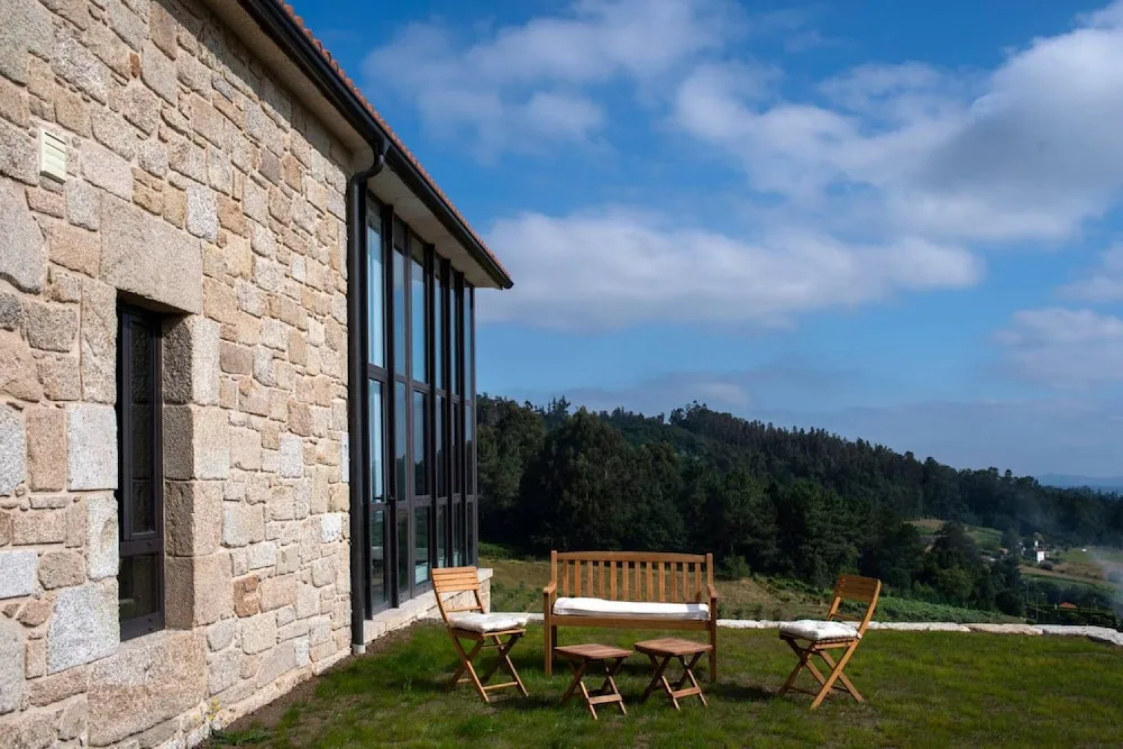 Villa - 5 Bedrooms with Pool and WiFi - 107841