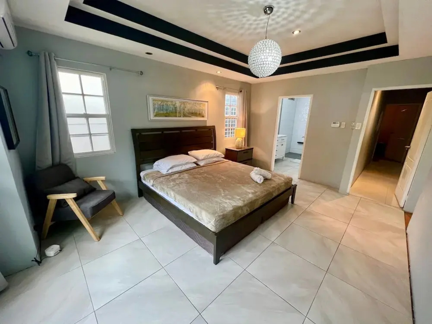 Pool and Jacuzzi Vacation Home