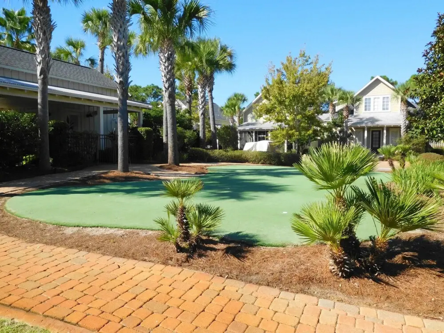 2465 Bungalo 4 Bedroom Home by RedAwning