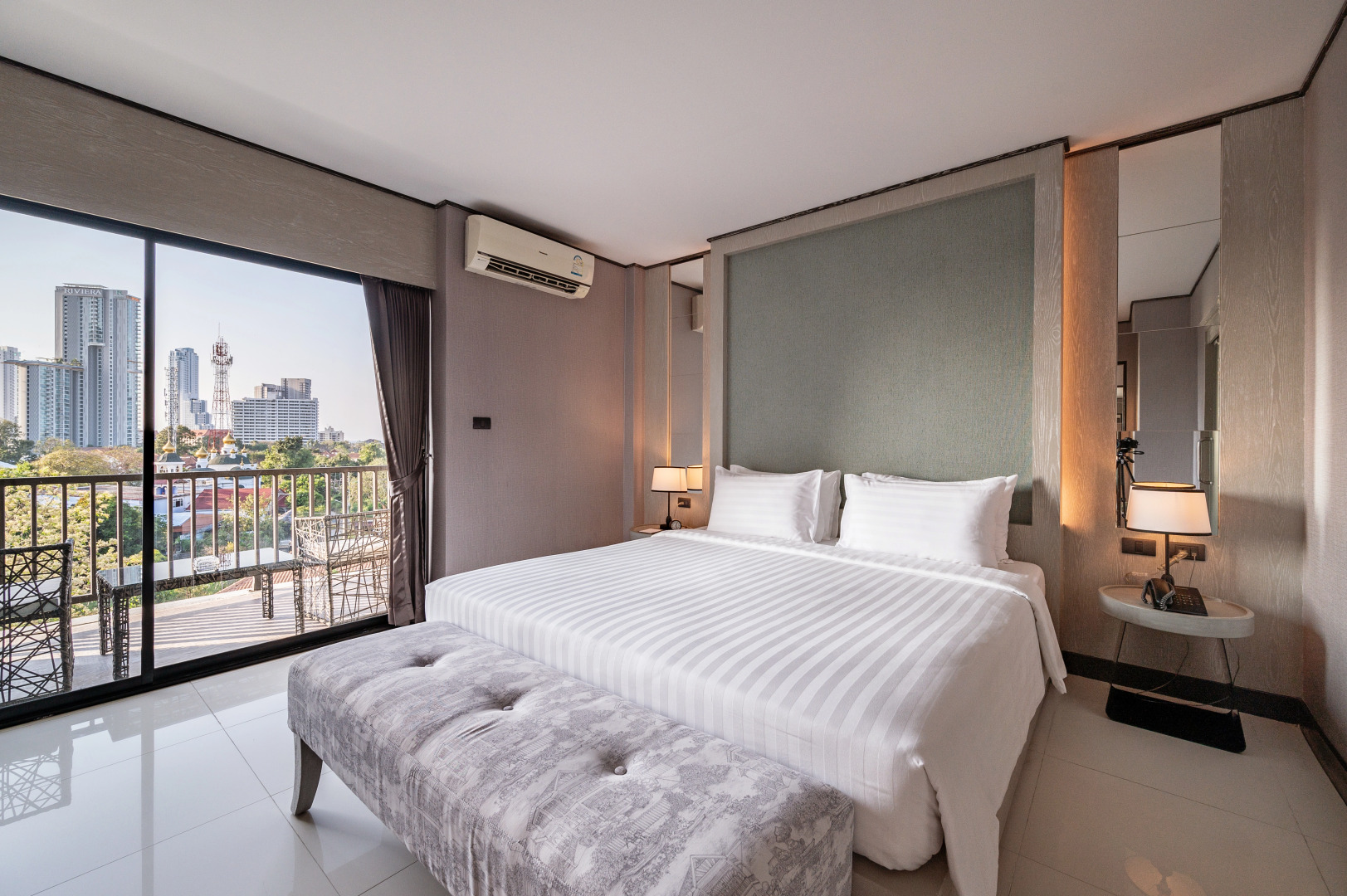 Manhattan Pattaya Hotel