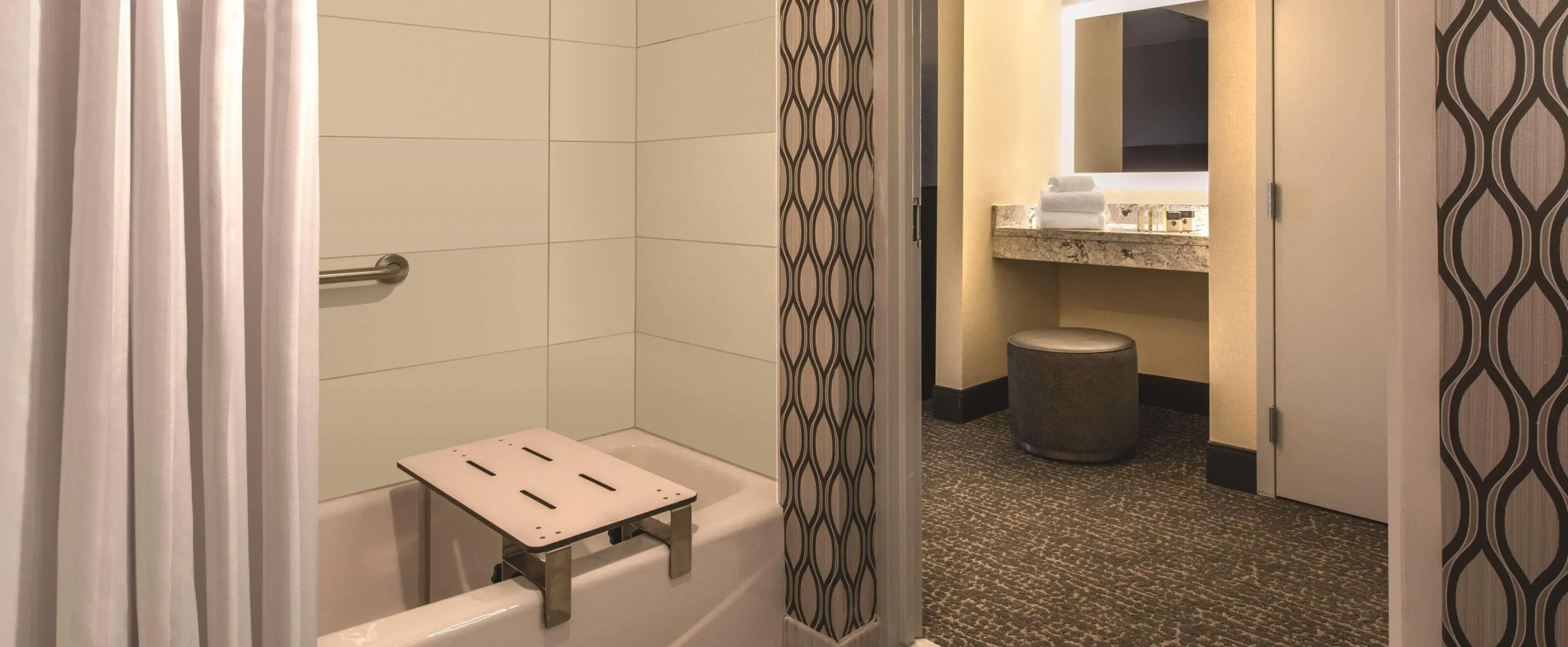 DoubleTree by Hilton Chicago Schaumburg