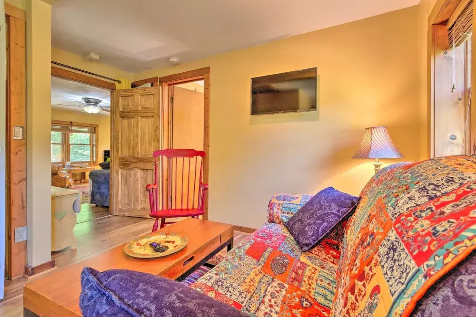 Rustic-yet-cozy Cabin w/ Patio, 12 Mi to Asheville