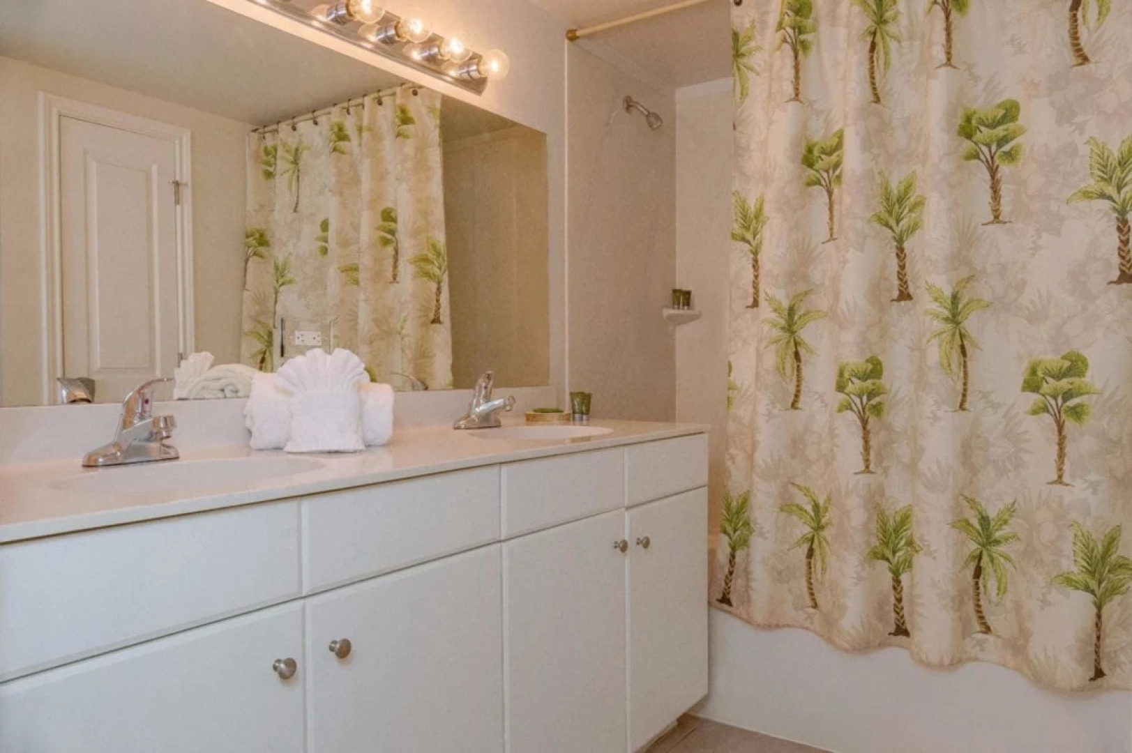 Shores of Panama by Royal American Beach Getaways