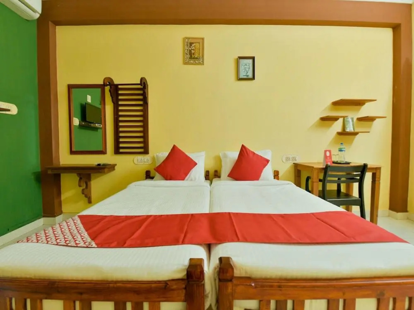 OYO 14342 Happy Rooms