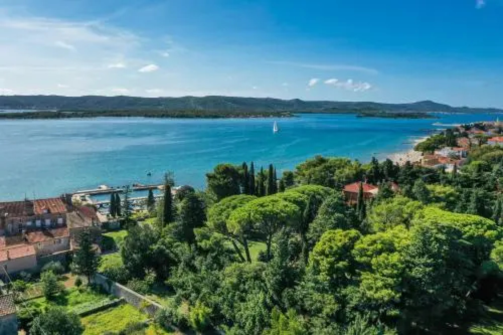 Apartment and Rooms Santini