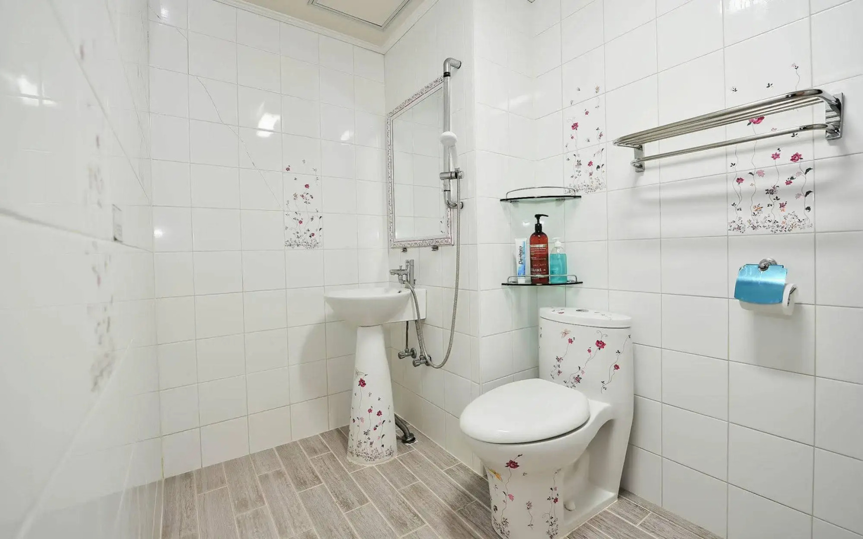 Sokcho Esher House Pension