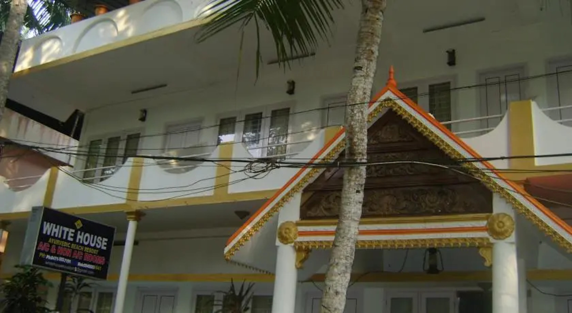 White House Beach Resort