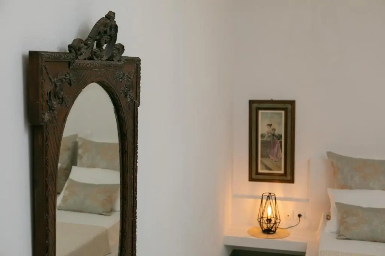 white house apollon naxos