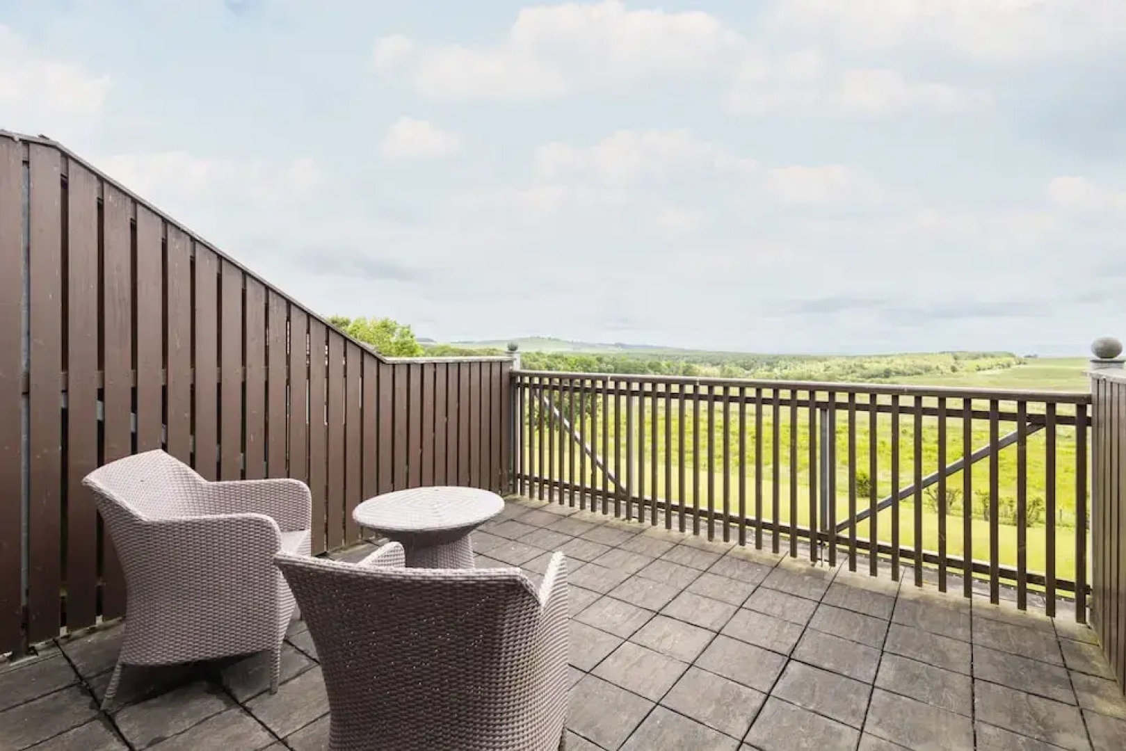 Host Stay Bowscale Suite