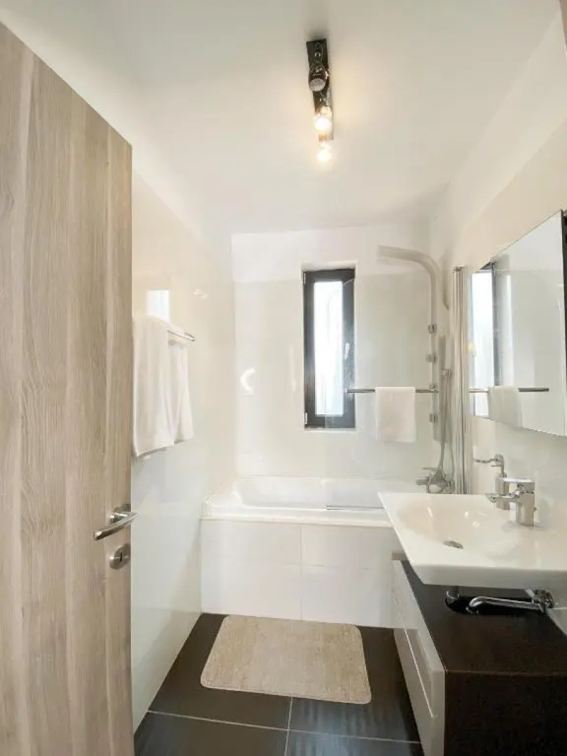 Luxury Apartment with Private Parking