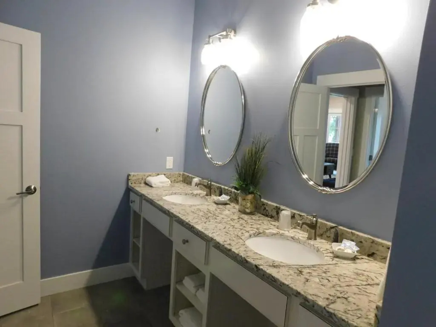 Quarterdeck Resort & Restaurant