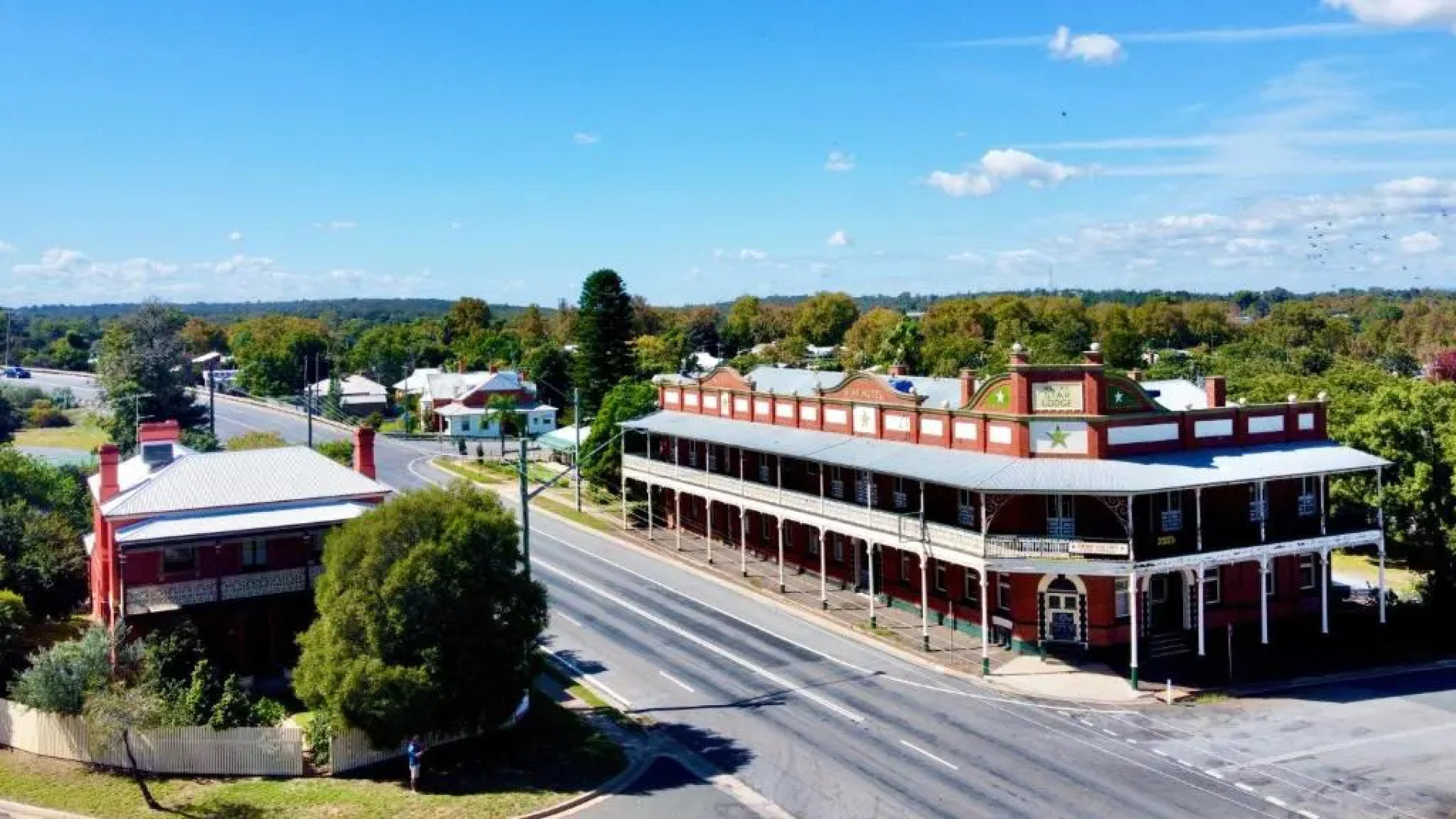 HISTORIC STAR LODGE and STATION MASTERS HOUSE NARRANDERA