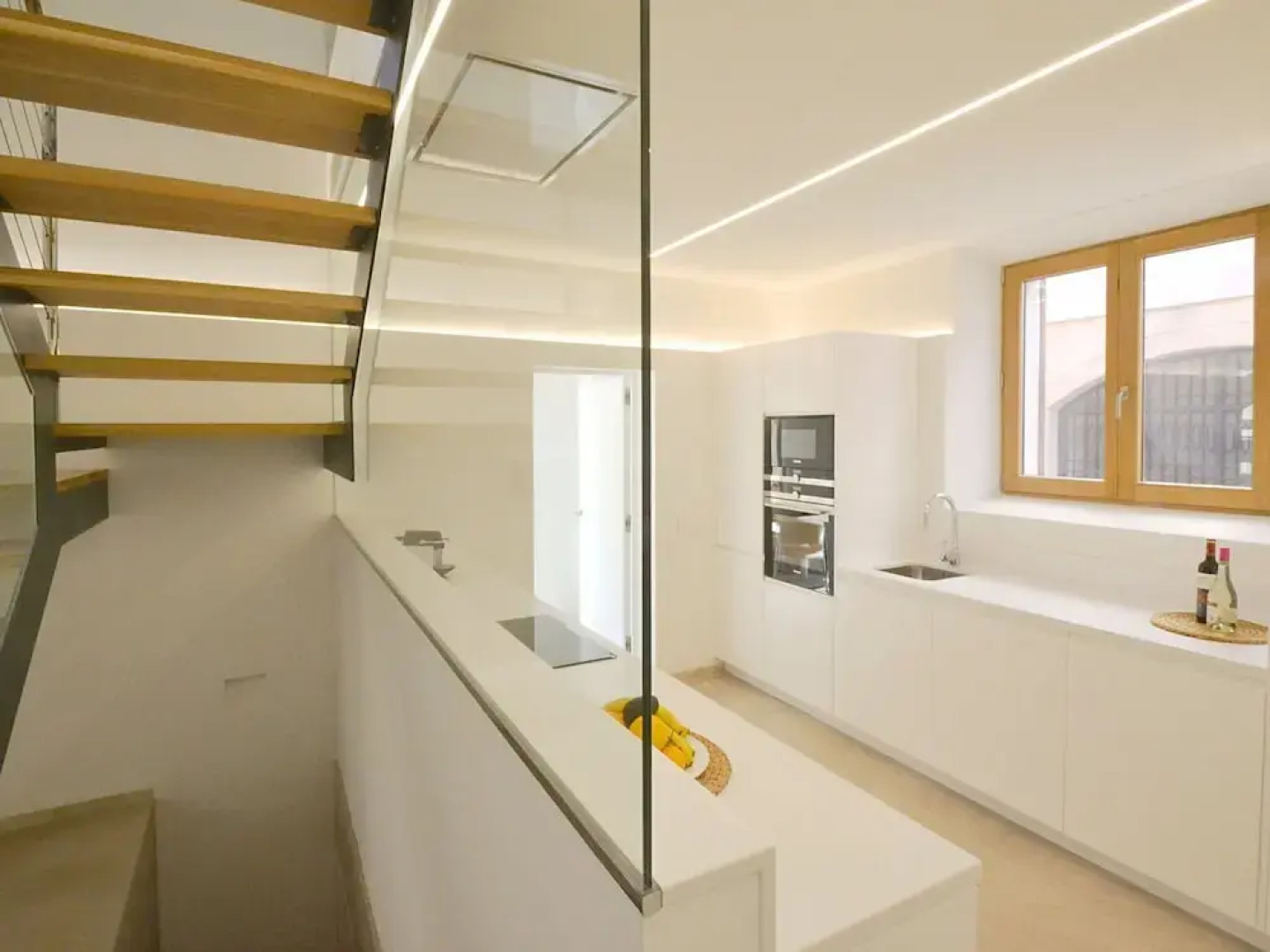 Top Quality Modern Town House in Petra With Private Pool