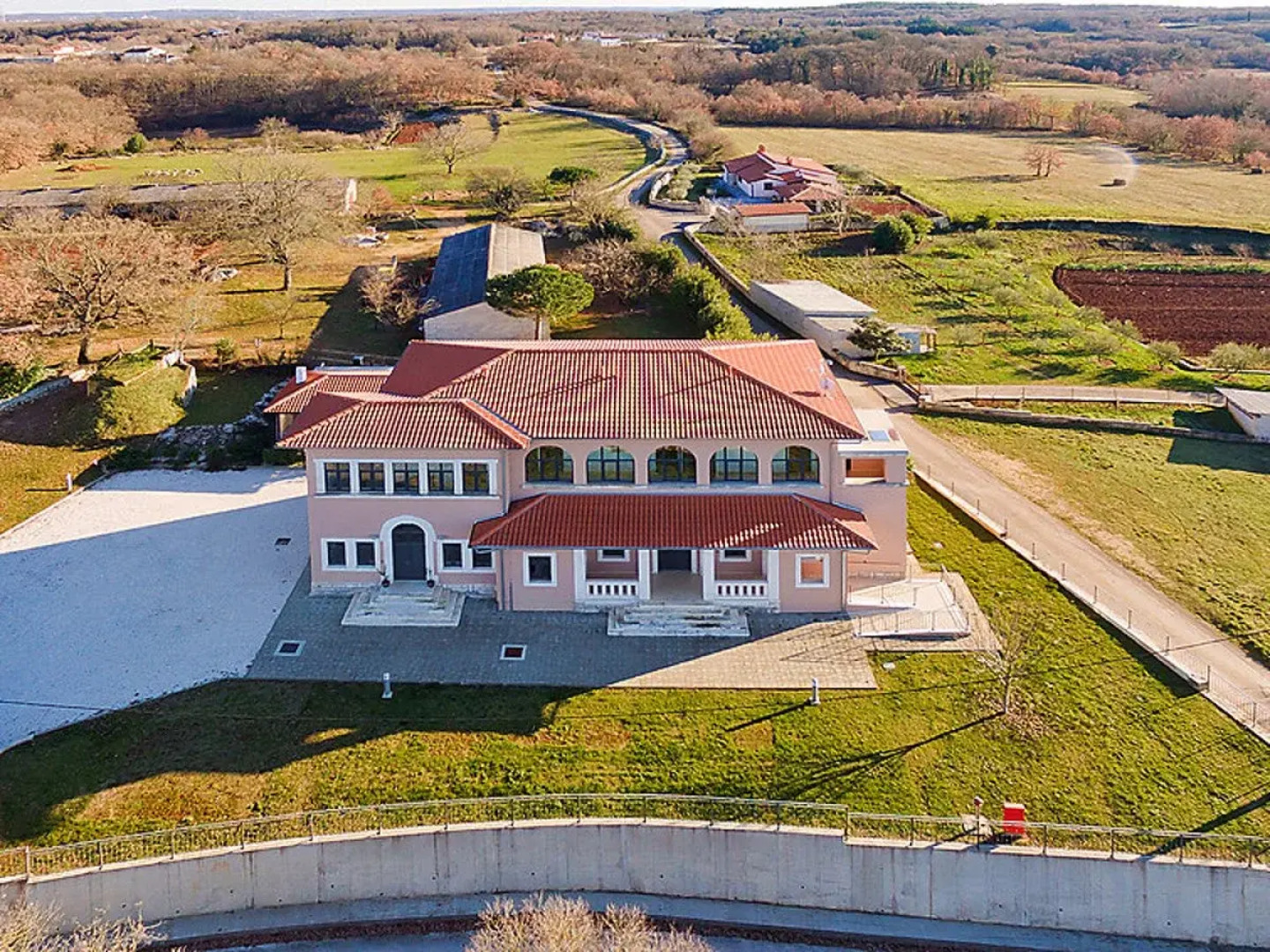 Villa Škola Jakovići
