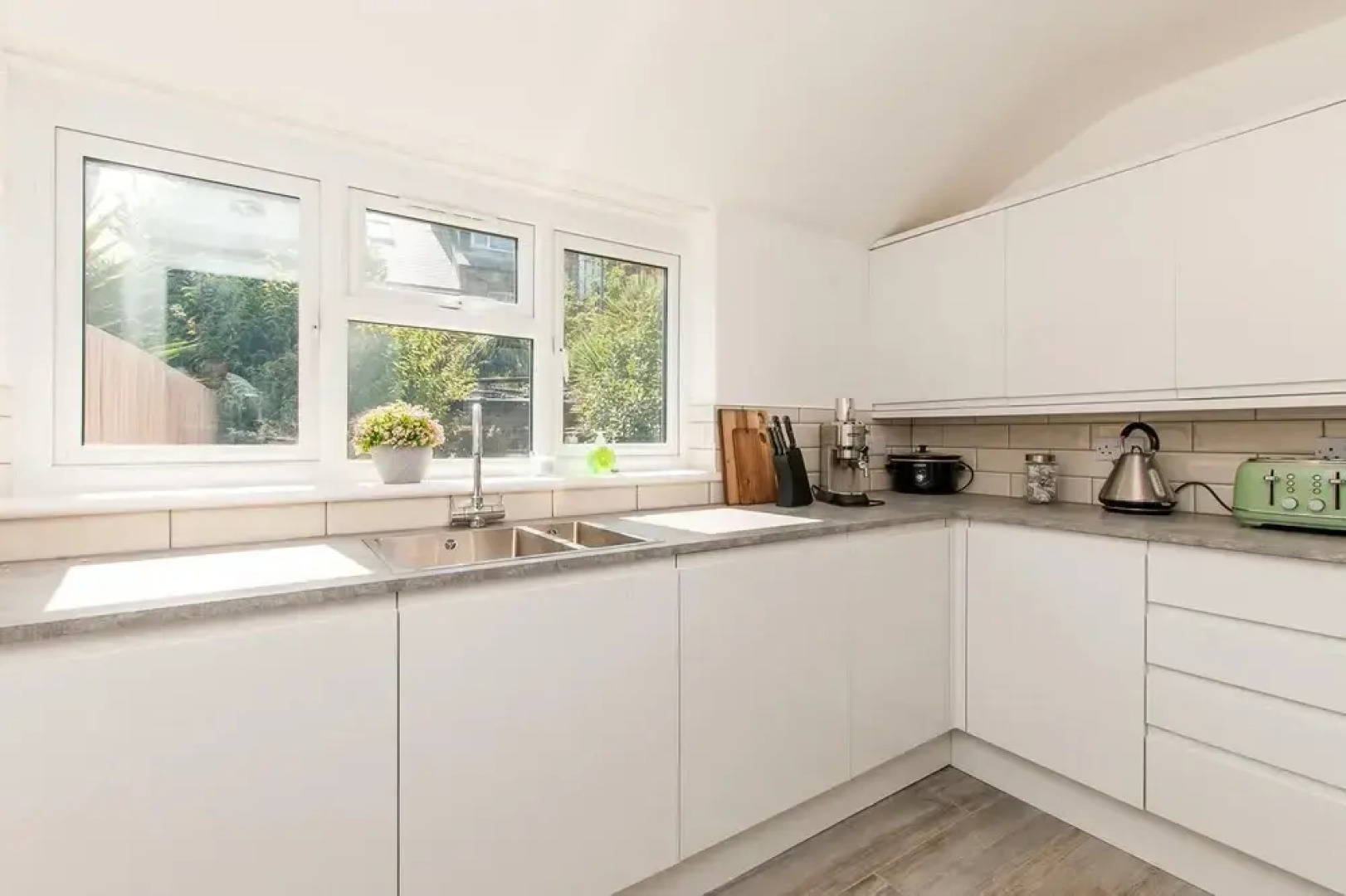 Inviting 3-dbl Bedrooms House in Ramsgate