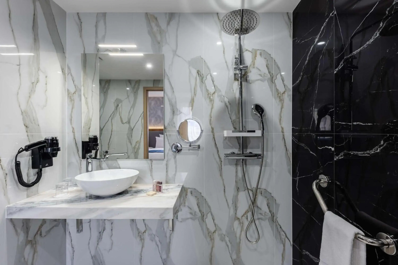 Brit Hotel Privilège Paris - Rosny