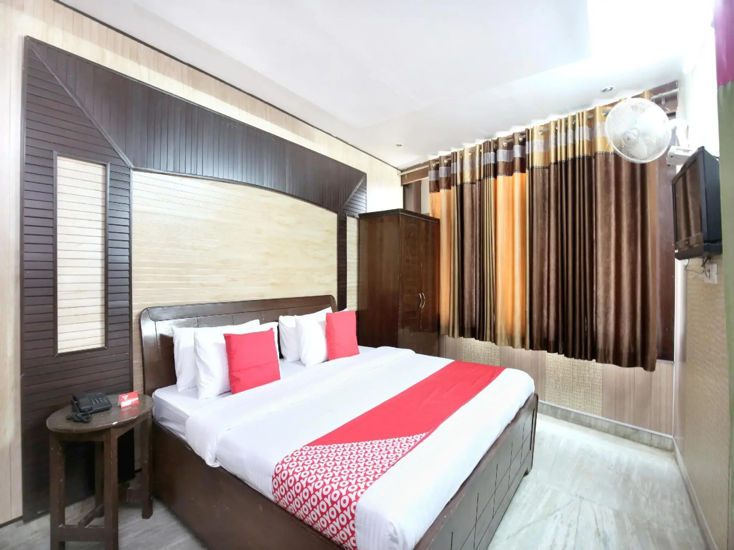 OYO 15523 Hotel JD Inn