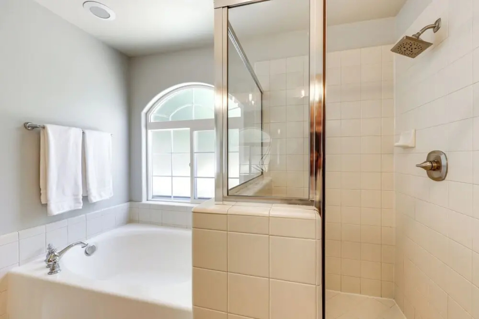 Atascadero Home: Hot Tub, Backyard Oasis