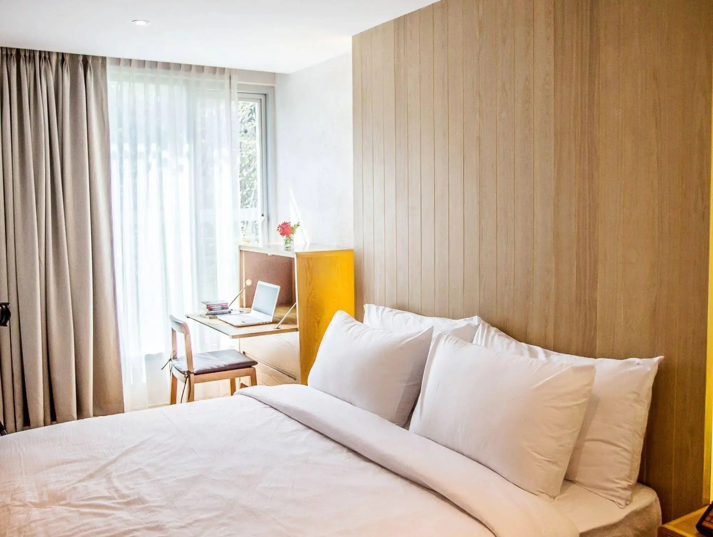 Balcony Seaside Sriracha Hotel & Serviced Apartments