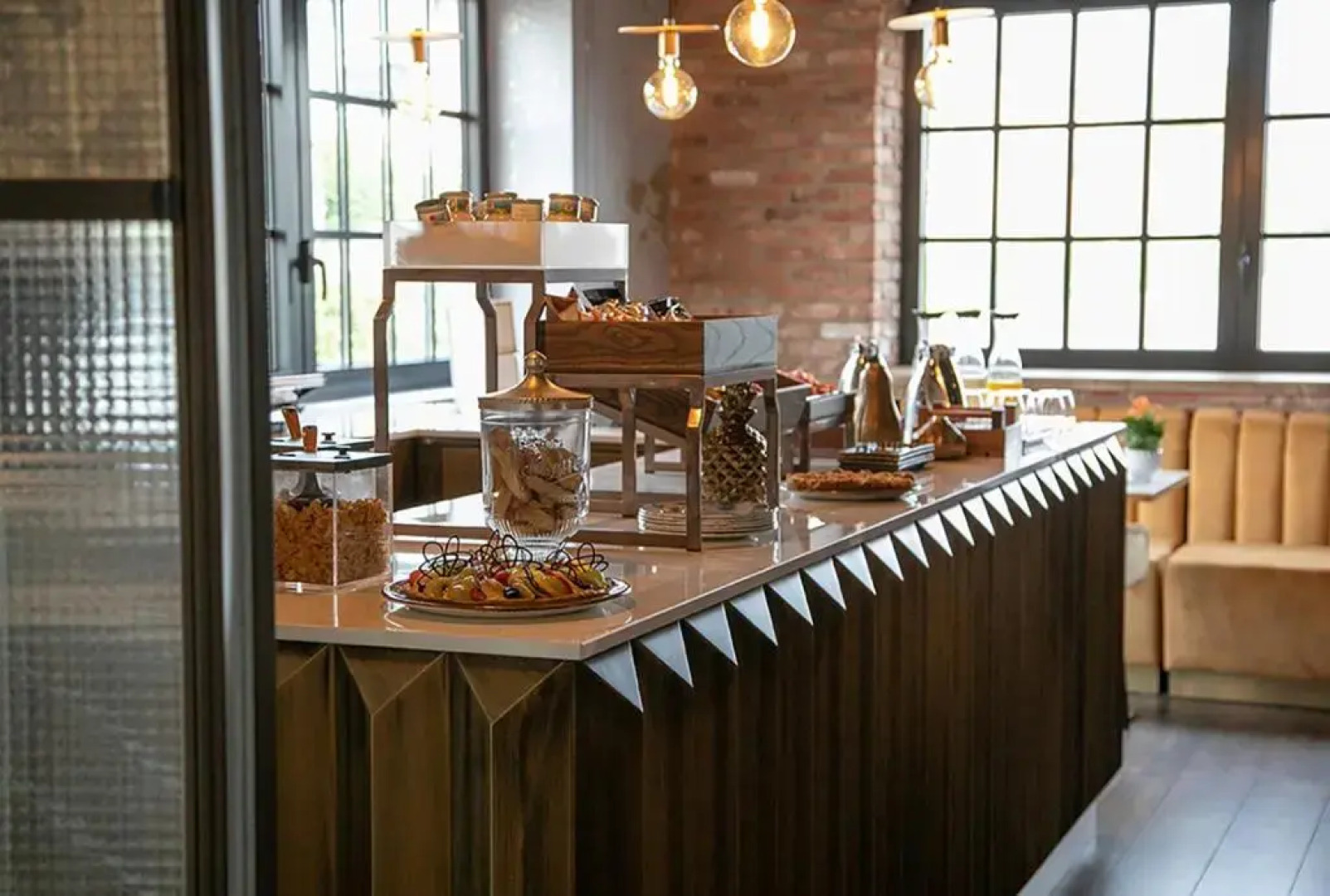 OPHELIA Lounge Restaurant Hotel