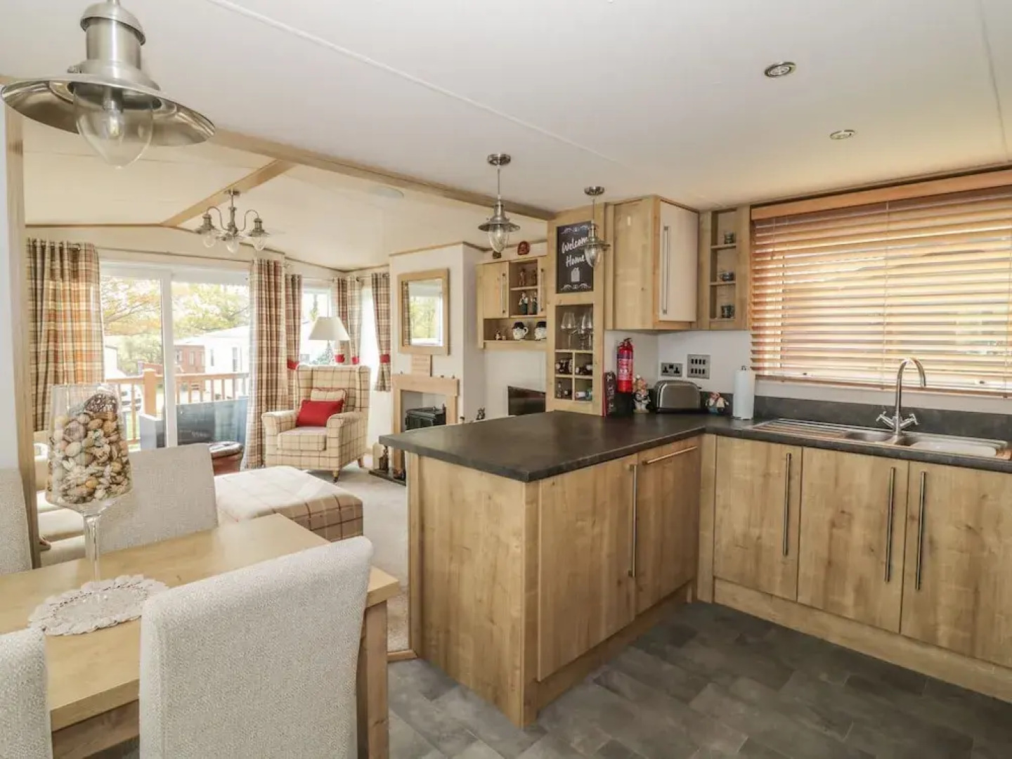 27 Lake View, Norwich