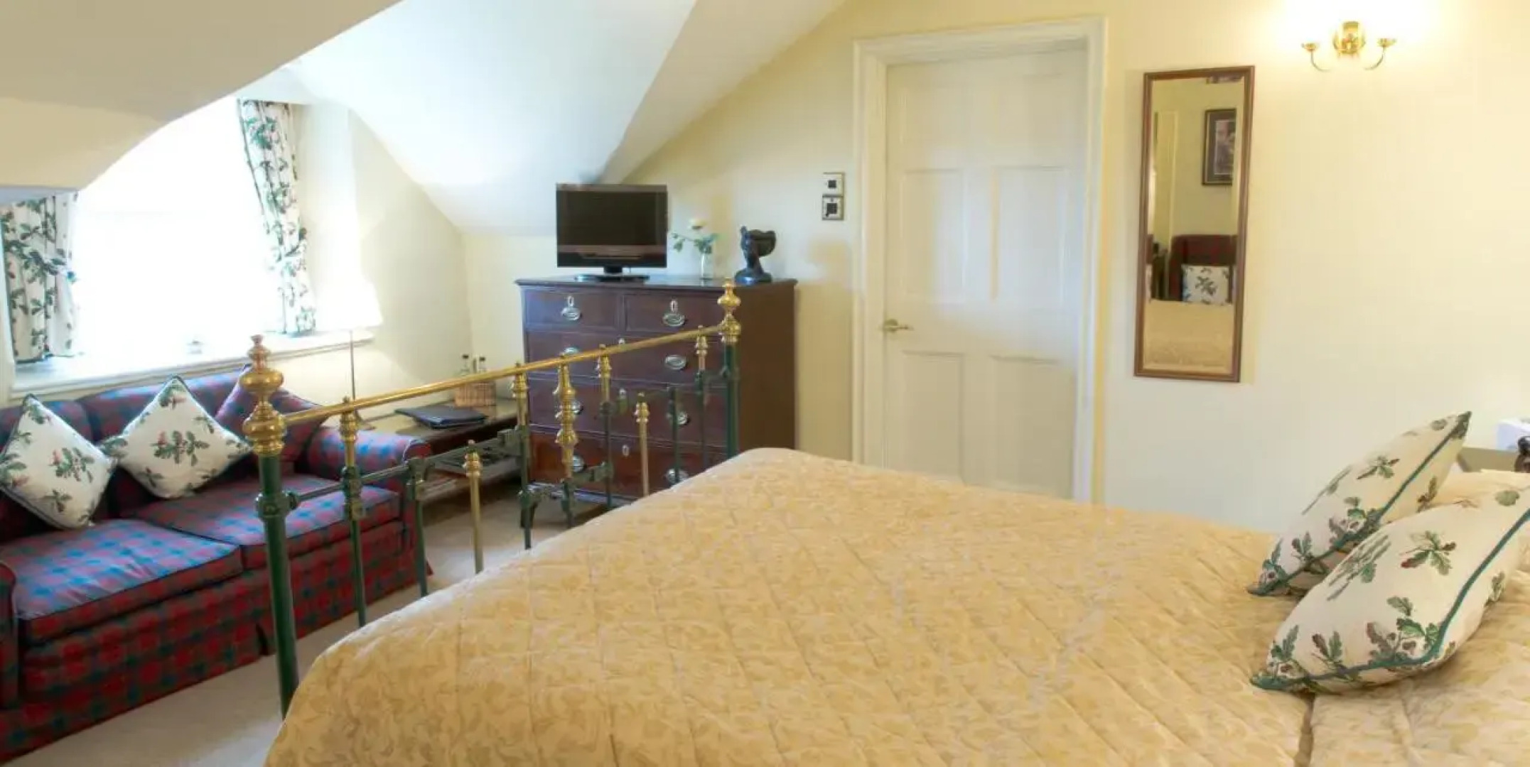 Tyddyn Llan Restaurant with Rooms