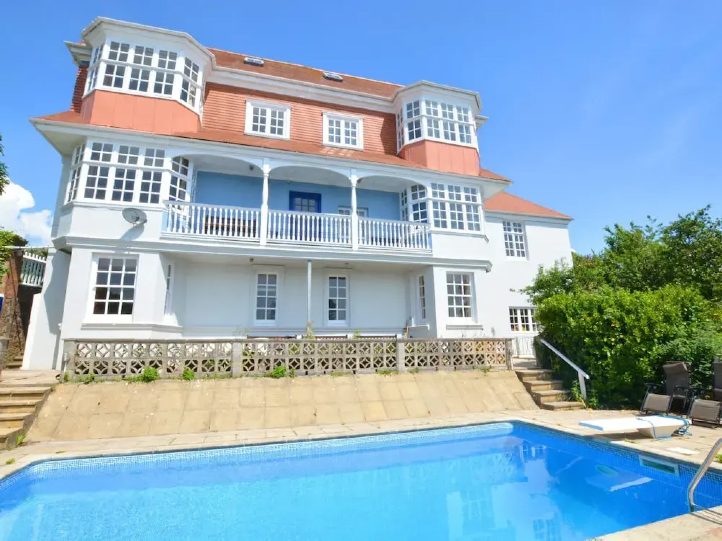 Modern Apartment in Tenby With Swimming Pool