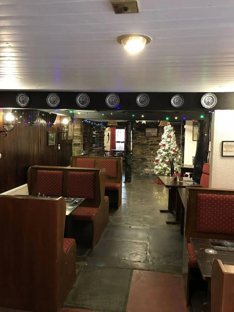 Trewern Arms Hotel