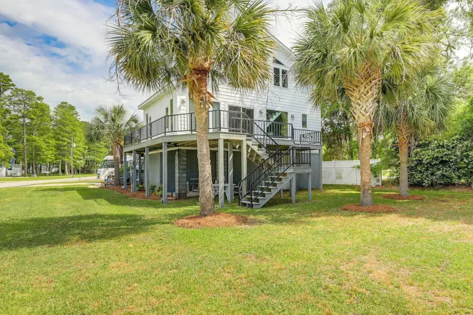New Bern Home w/ Water View ~ 6 Mi to Downtown!