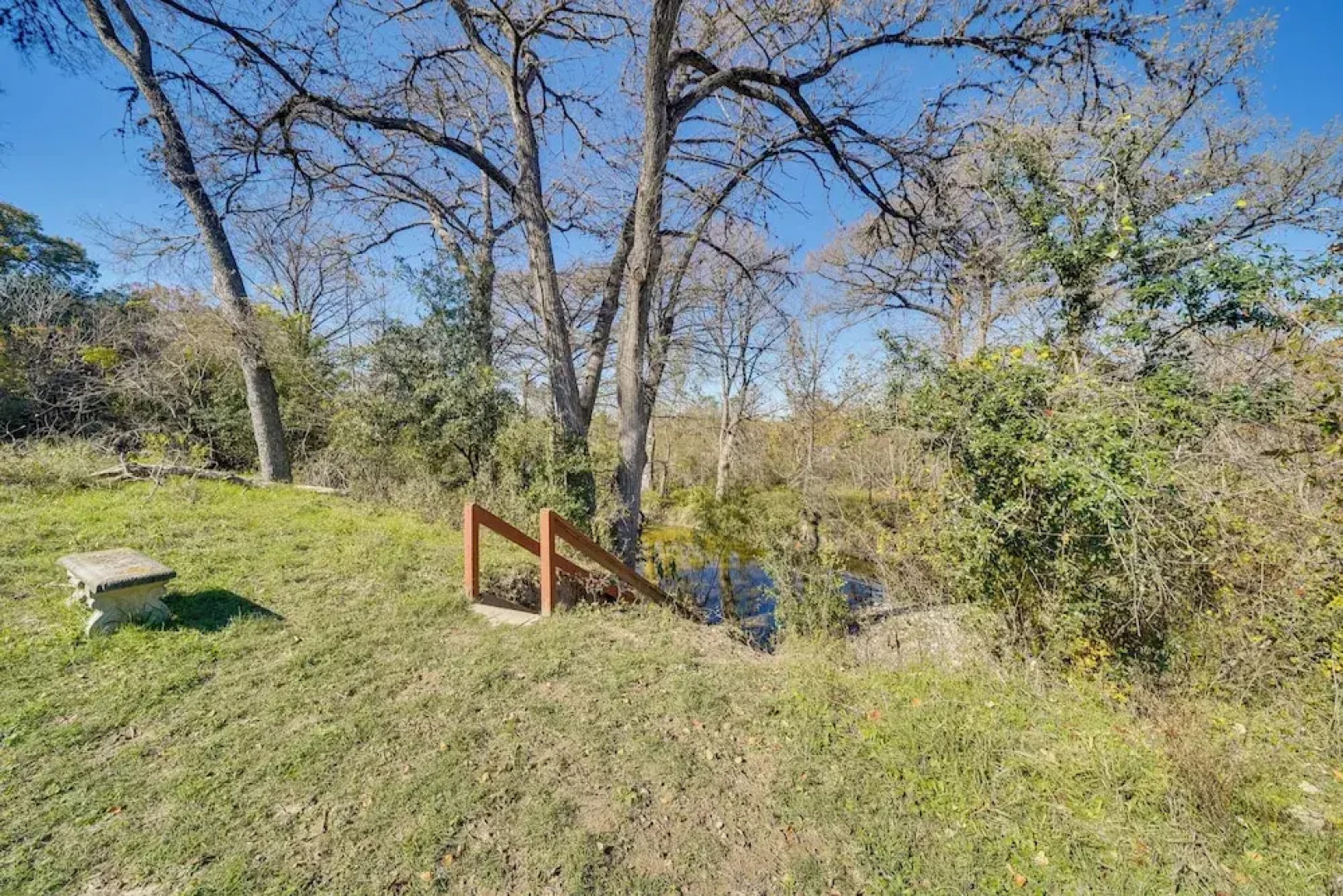 Bandera Carriage House w/ Medina River Access!