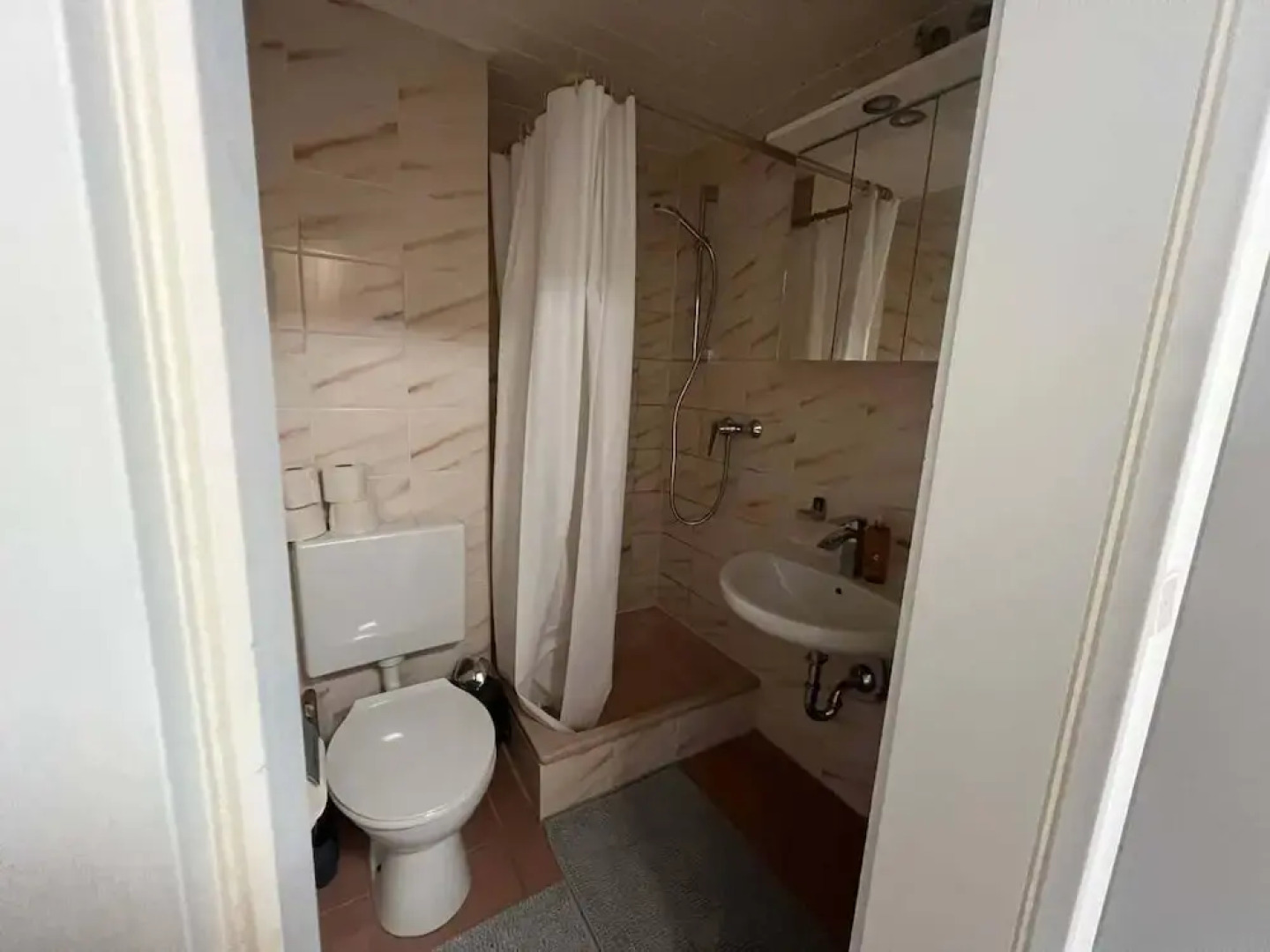 Riverside Retreat in Koblenz