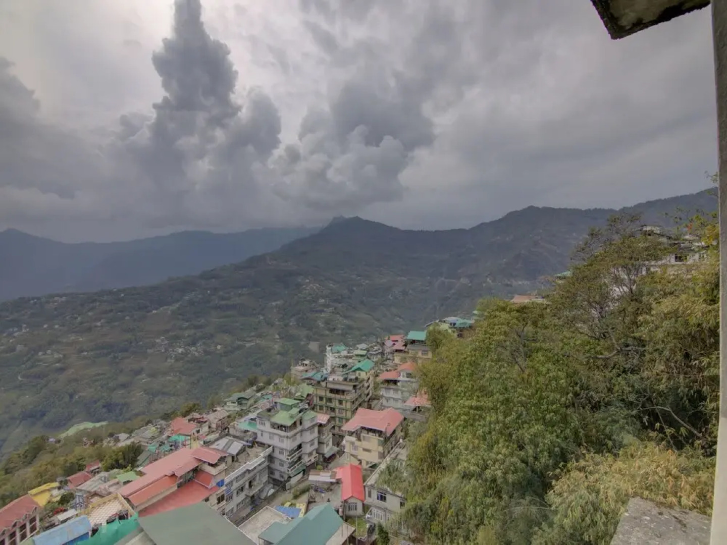 Crown De La Cruz Residency