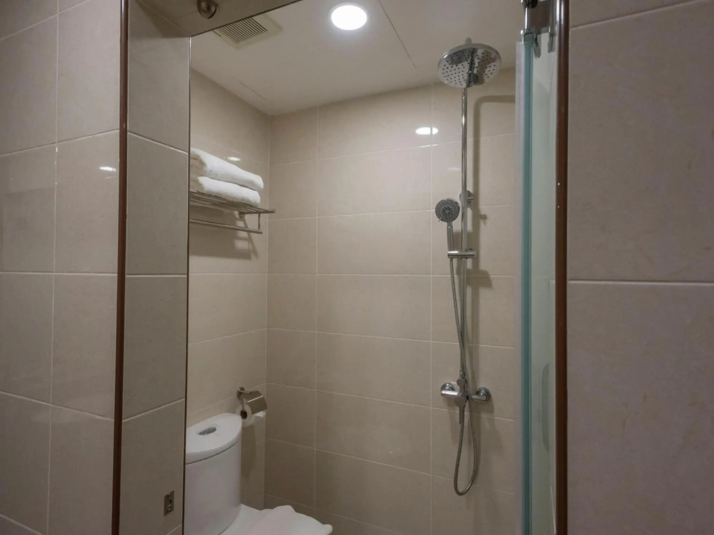 Hotel Holmes Gelang Patah