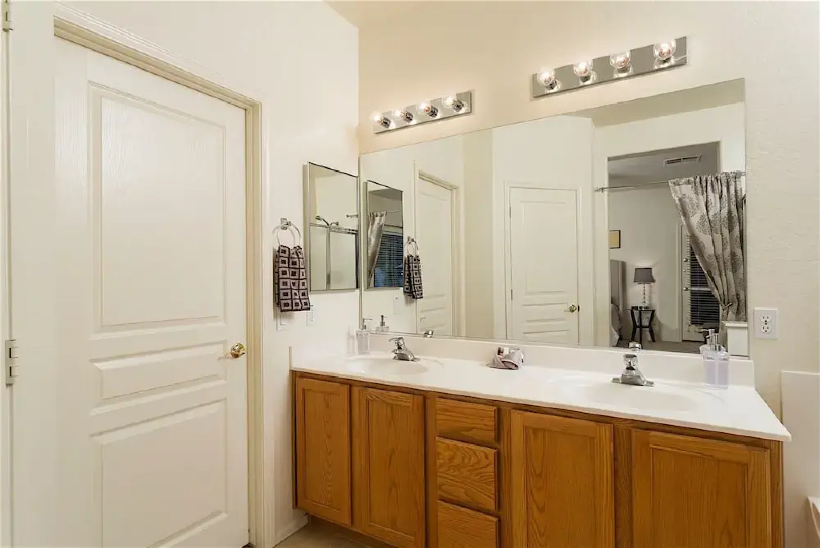 Hibiscus Haven 3 BR by Casago