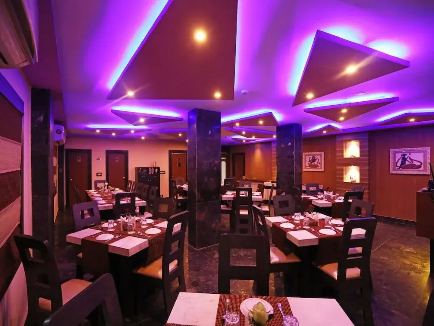 The Dolphin Palace By OYO Rooms