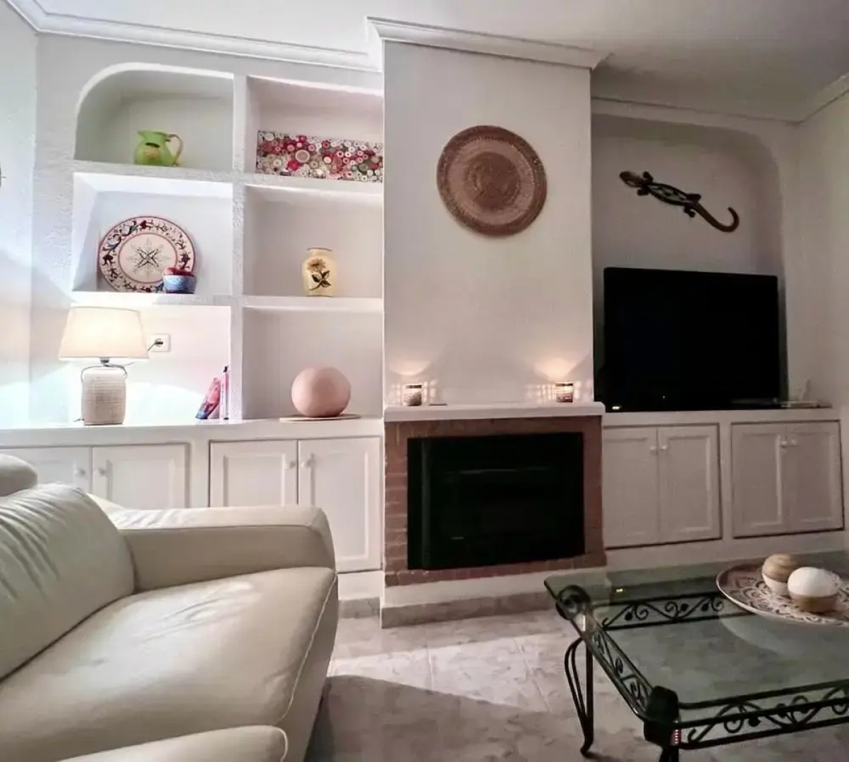 4 Bed 3 Bath Villa Sleeps 8, Pool Wifi Tv Close to Beach Restaurants and Shops